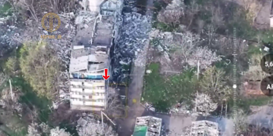 Без шансов: Кадыров показал удар по пятиэтажке с бойцами ВСУ в ДНР