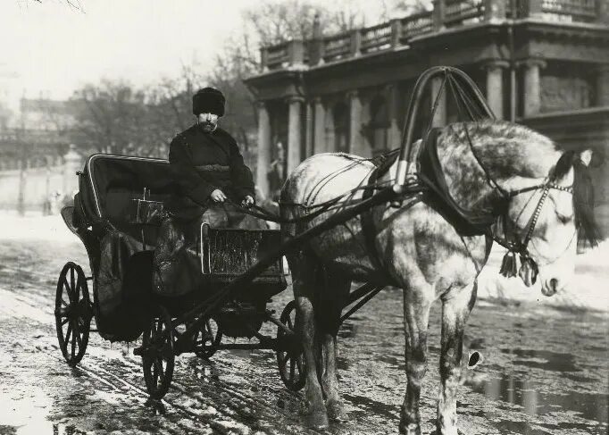 Дело о разбитой бутылке: история ямщика в Российской империи