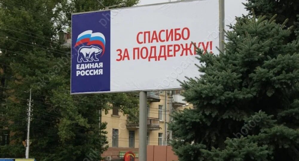 Экономика движется к двузначному падению. Путина призвали срочно менять команду