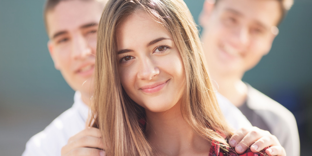 – Я не какая-то тарелочница! – знакомство с братьями пошло не по плану