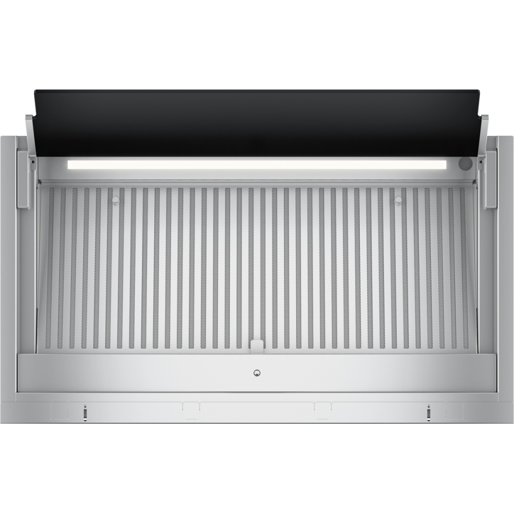 Наклонные жироулавливающие фильтры из нержавеющей стали собирают конденсат, становясь своеобразной «артерией», по которой он стекает в поддон. Поддон размещен на задней стенке вытяжки.