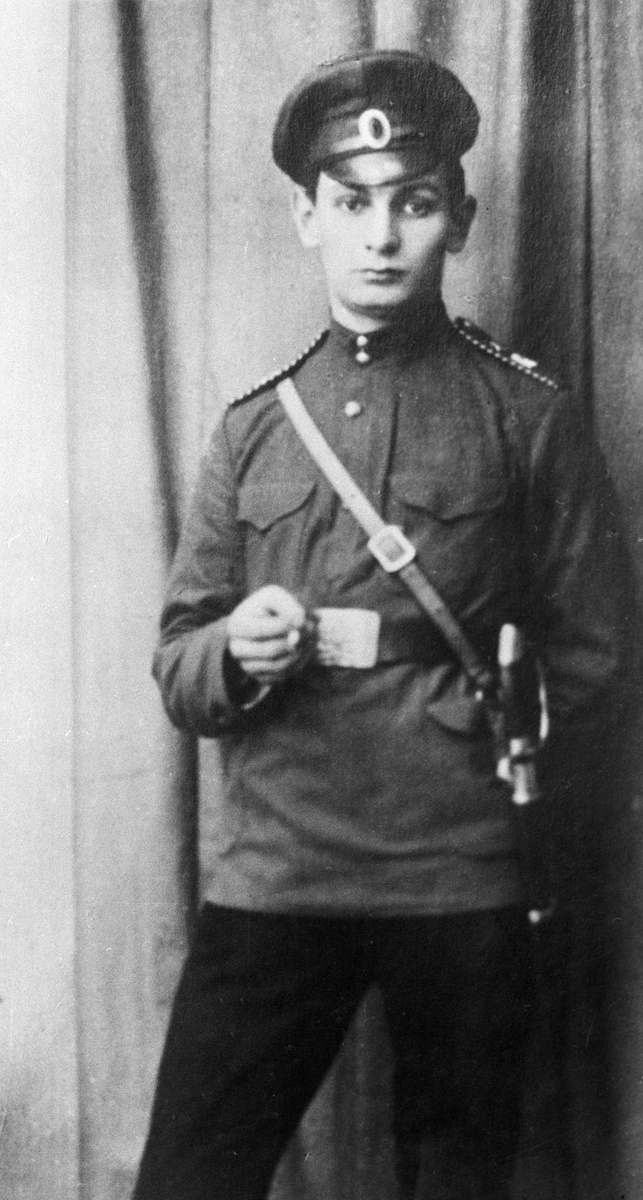 Перед фронтом. Вольноопределяющийся артиллерии В.И. Пудовкин. 1914 г. Фото: © Shutterstock © РИА Новости