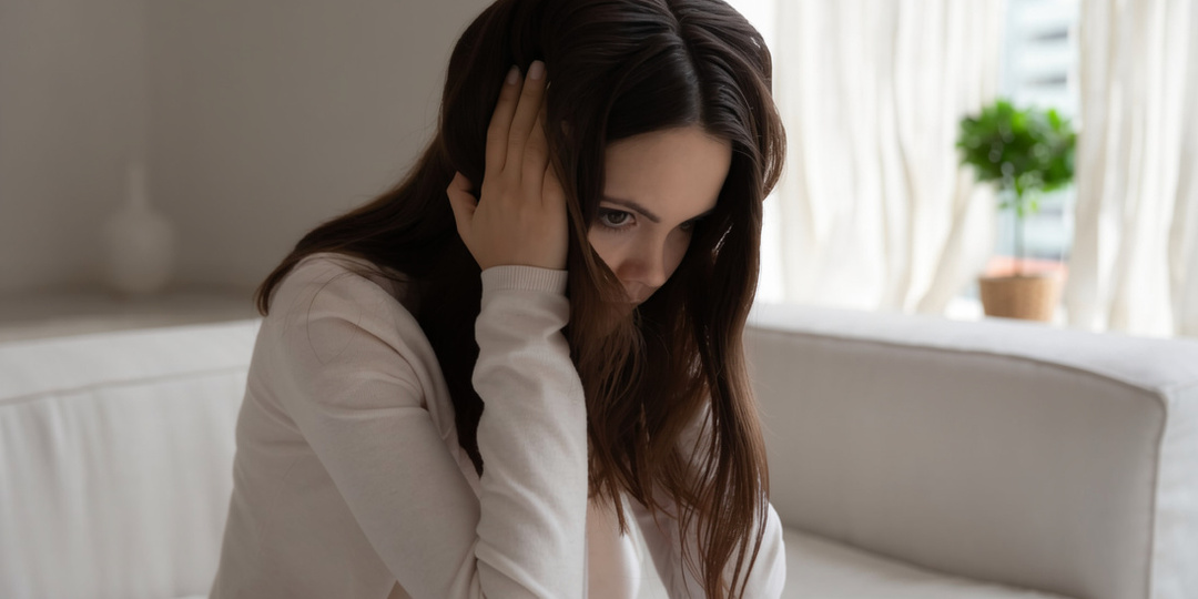 – Она лишний рот, обуза! – слова мужчин клана звучали резко