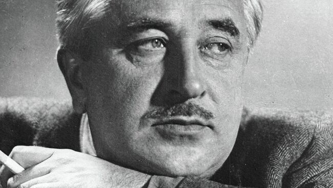 Лев Кулешов.