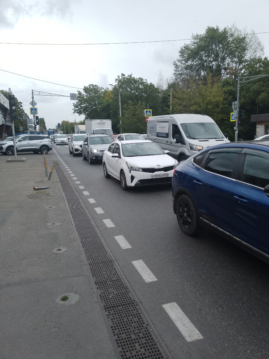 Типичная краснодарская пробка. Фото автора.