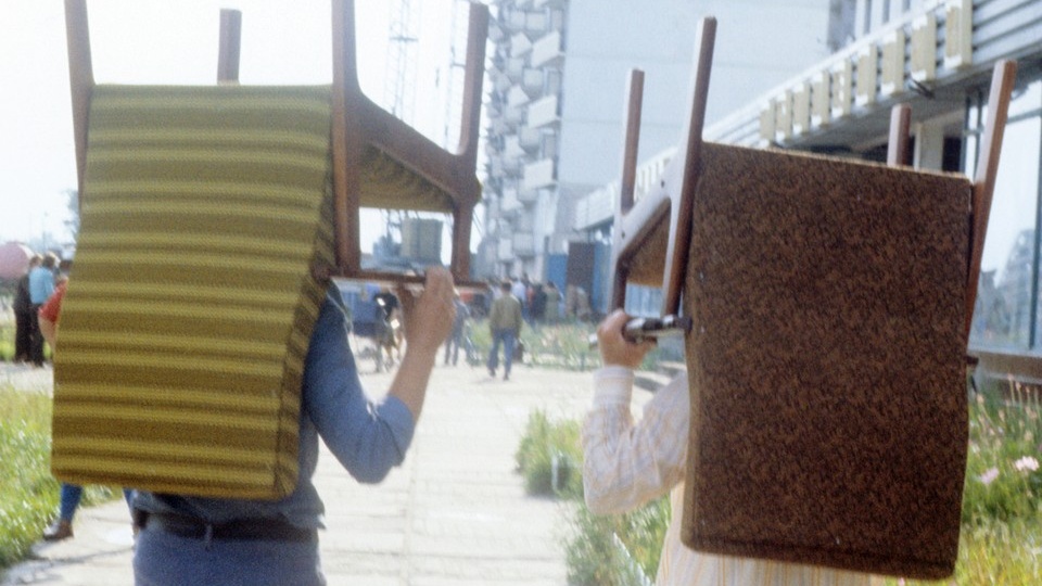 Великие цели прошлого: Горбачев не зря обещал каждому по квартире, а Хрущев - коммунизм