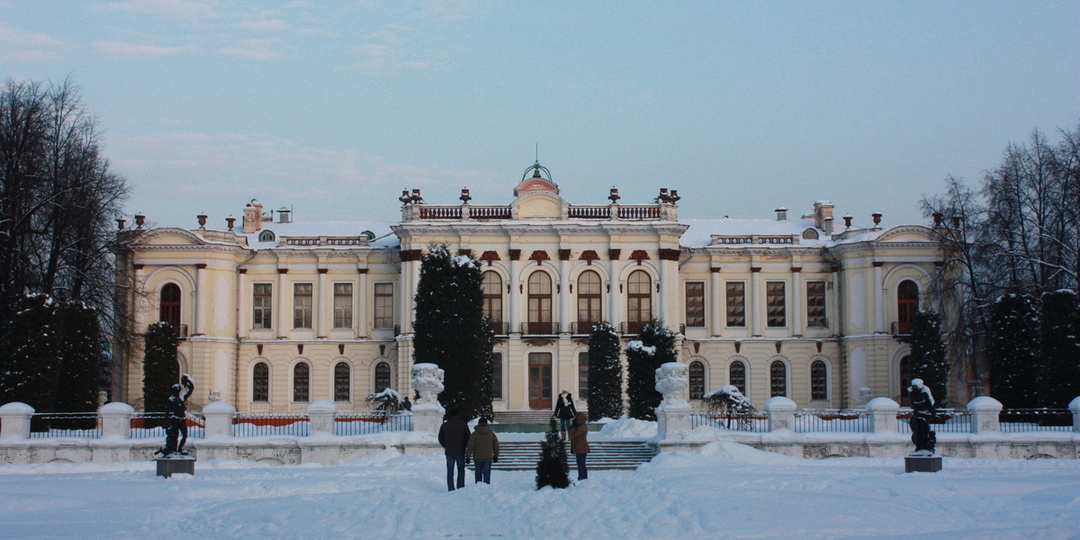 Родня бывшего судьи рискует остаться без роскошного особняка