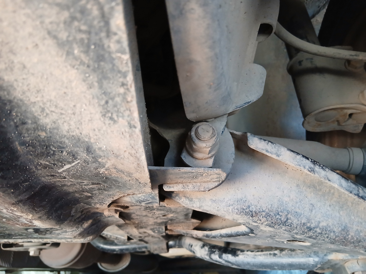 Рычаг Рено Логан