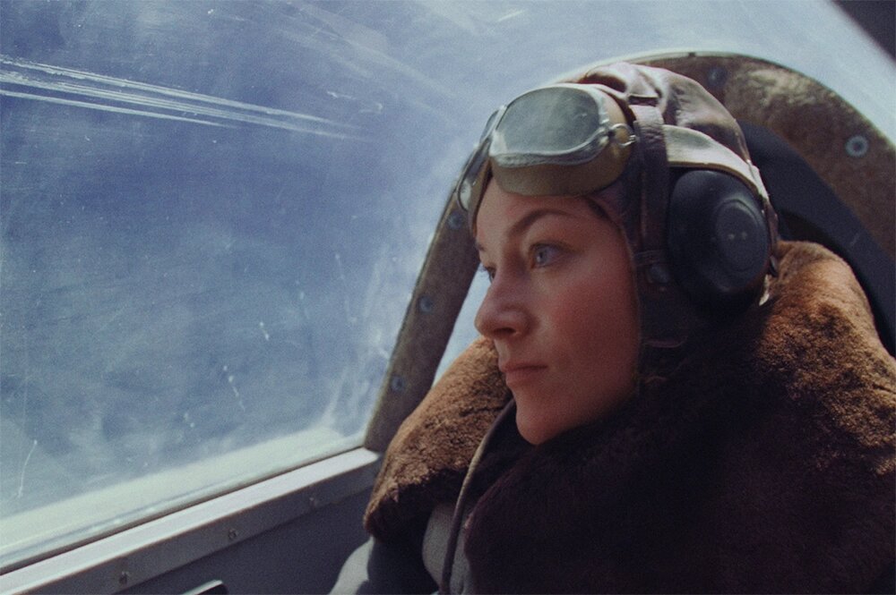    Актриса Полина Чернышова в роли Лидии Литвяк. Кадр из фильма «Литвяк» (2026)