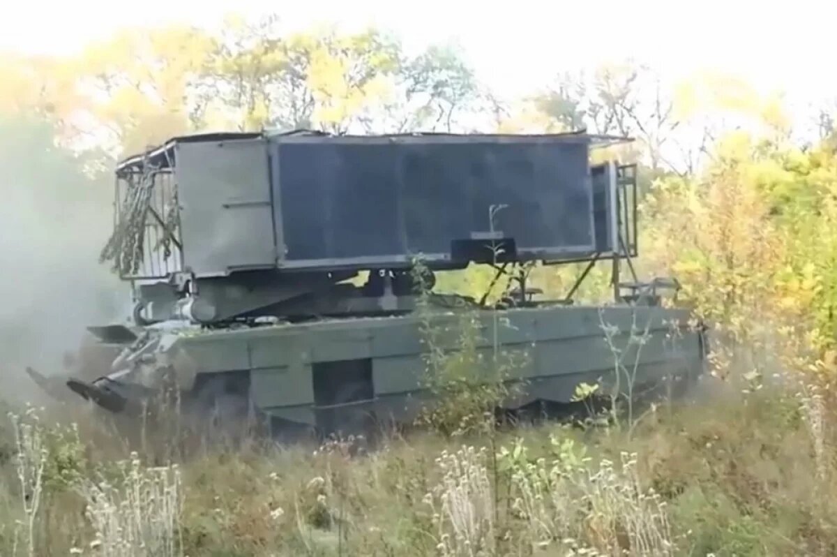    ТОС-1А «Солнцепек» на боевой позиции.