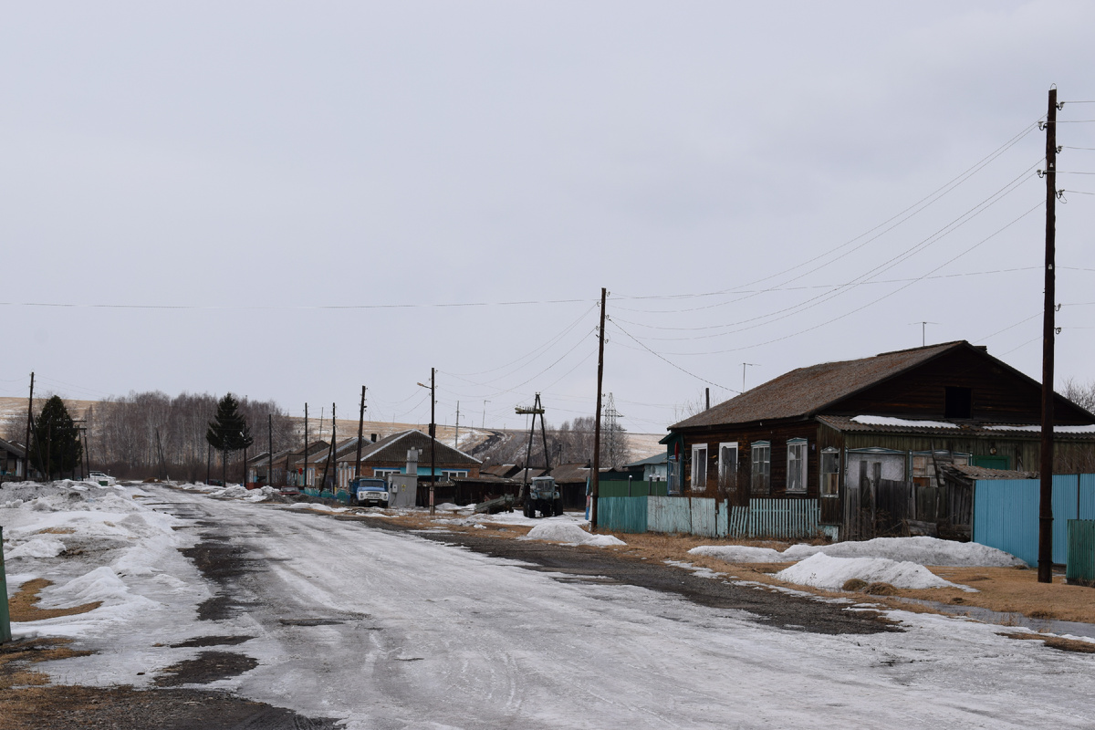 Улица Молодежная в Гладково. Вот только молодежи в селе осталось немного. 