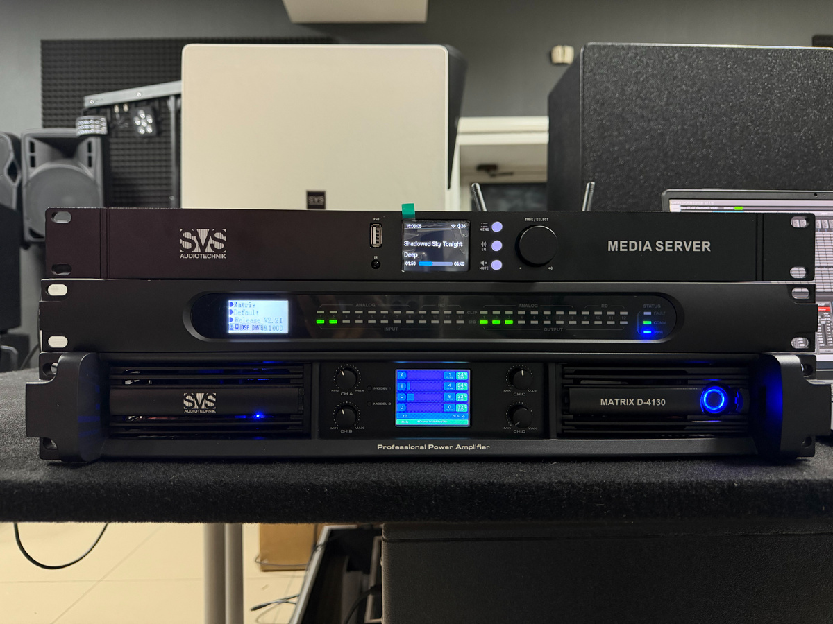 Рис.2. Снизу вверх усилитель MATRIXD-4130, аудиопроцессор SVS Audiotechnik A8, сетевой плеер SVS Audiotechnik MEDIA SERVER.