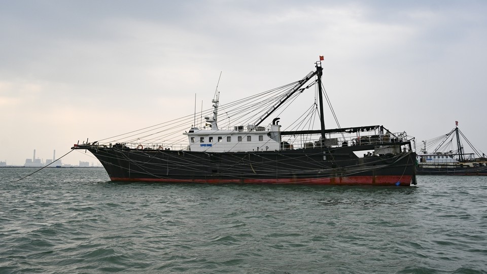 Россияне оказались на борту арестованного рыболовецкого судна в Намибии: в чем причина