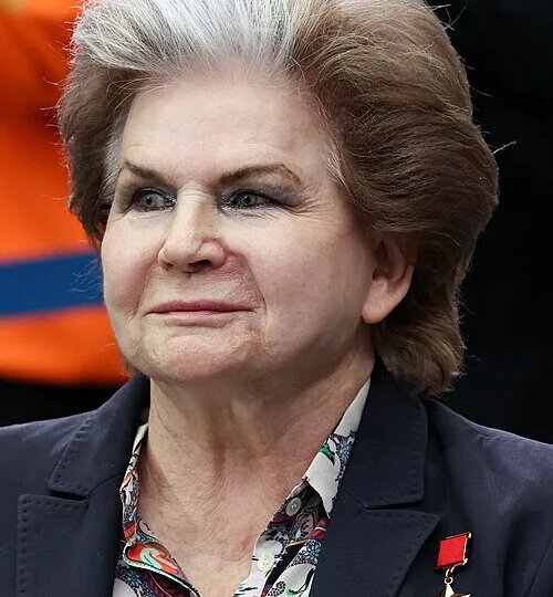 За гранью приличия: Терешкова с «мешками писем» опять претендует на статус депутата