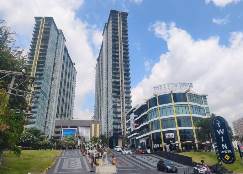 Фото автора. The Twin Tower 