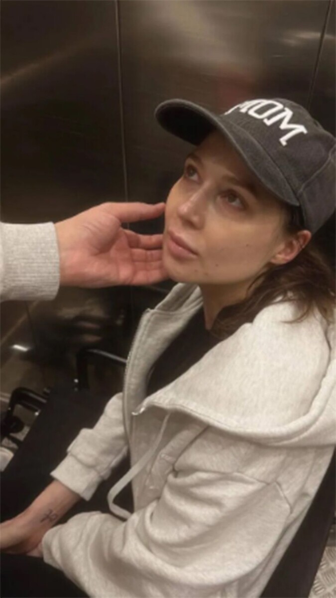    Валерия Чекалина в больнице. Источник: @im__lu_*