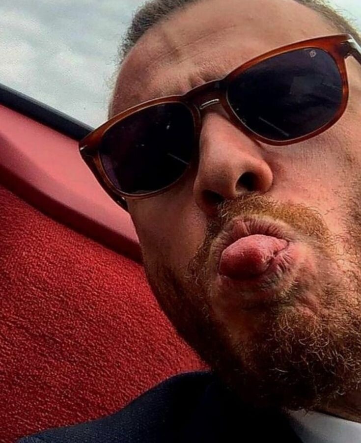 Керем Бюрсин 