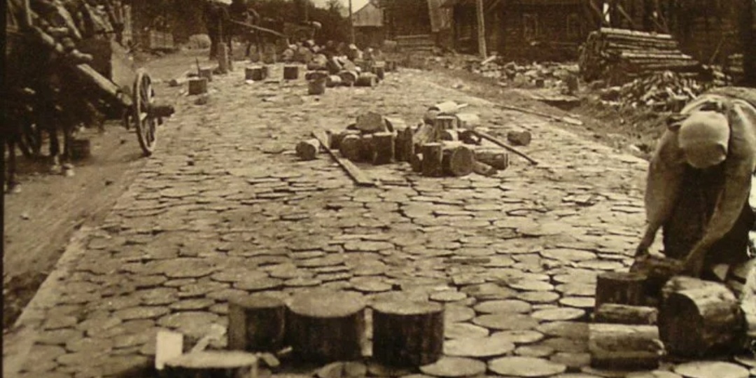 Бревна, которые не гниют сто лет: дедовский способ изготовления мостовой, о котором все забыли