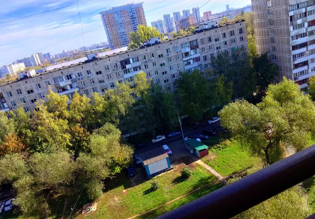 Мой дом. Вид с этажа одного из клиентов...