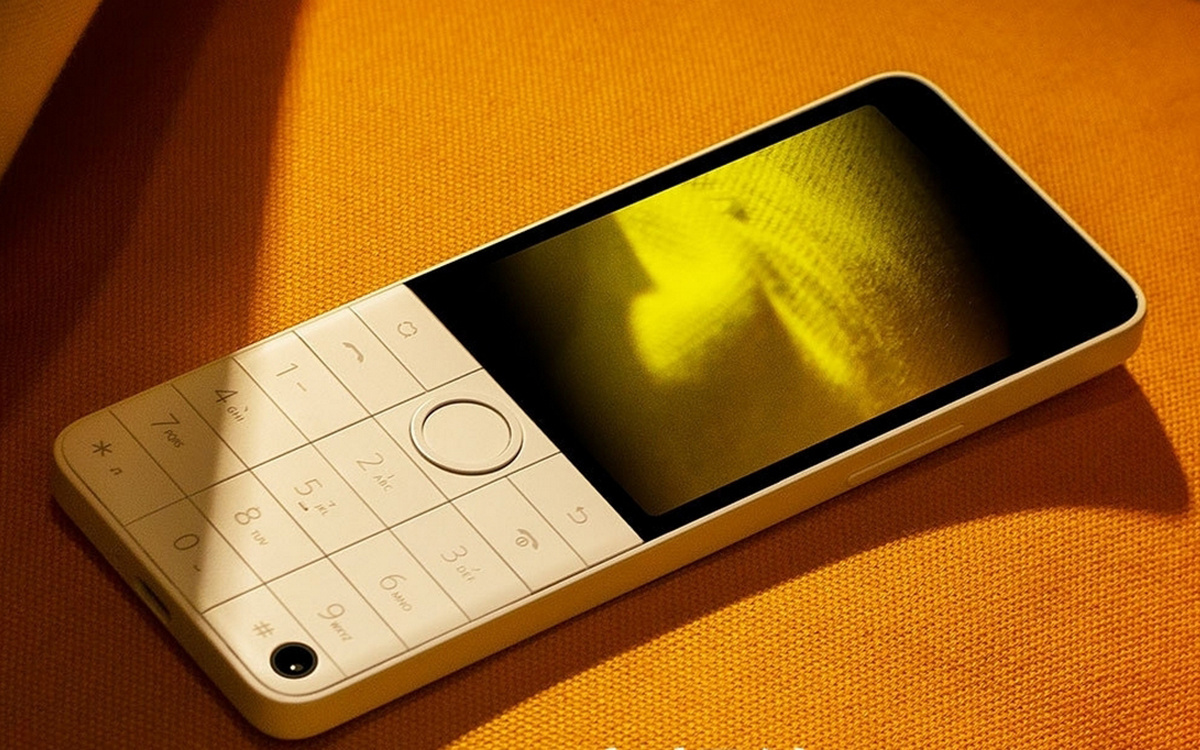 Xiaomi📷Кнопочный телефон в какой-то степени стал символом независимости человека