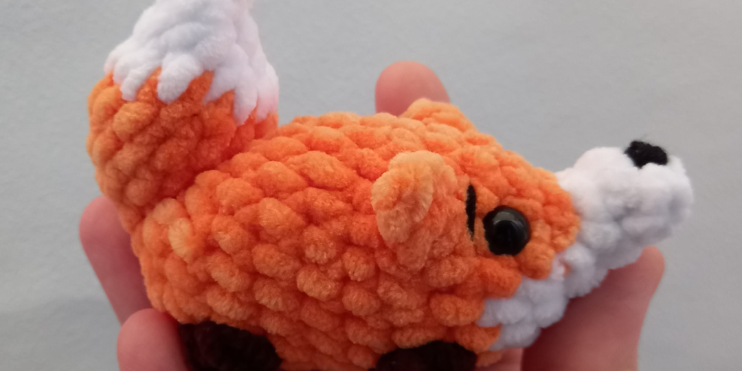 Вяжем малышку лисичку крючком