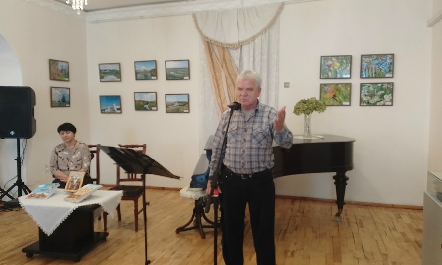 В Коренной пустыни открылась фотовыставка «Красота Божьего мира»