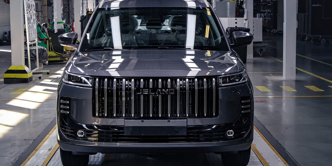 Завод ожил спустя 11 лет: в России собрали первый автомобиль нового бренда