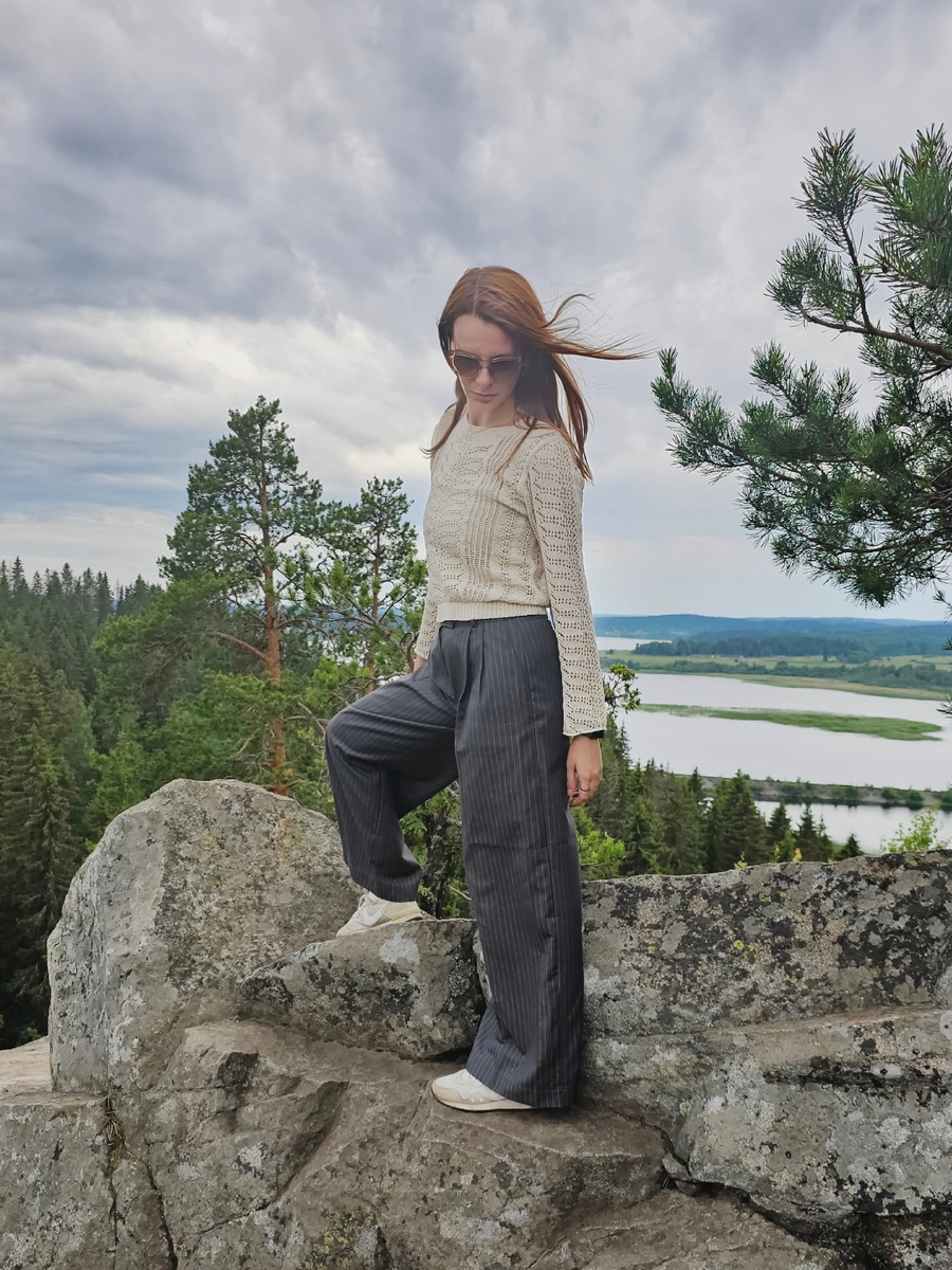 Часто спрашивают, почему я летом редко показываюсь в открытой обуви или на каблуках. Потому что мое лето — залезть куда-то повыше)