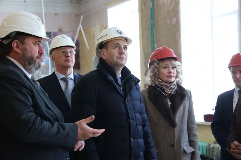    Губернатор оценивал масштабные стройки. Фото: Антон Шевченко