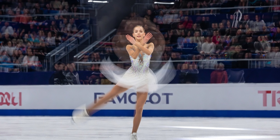 Сколько фигуристка может крутиться вокруг своей оси, может ли это повторит простой человек и как это тренируют?