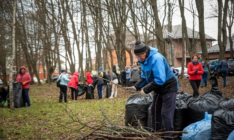 Жителей Курска приглашают на субботник 18 апреля