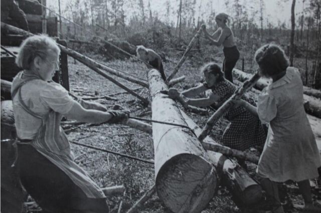 Труженицы тыла