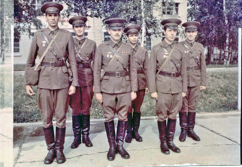 Что было запрещено советскому офицеру и от чего он должен был воздерживаться...