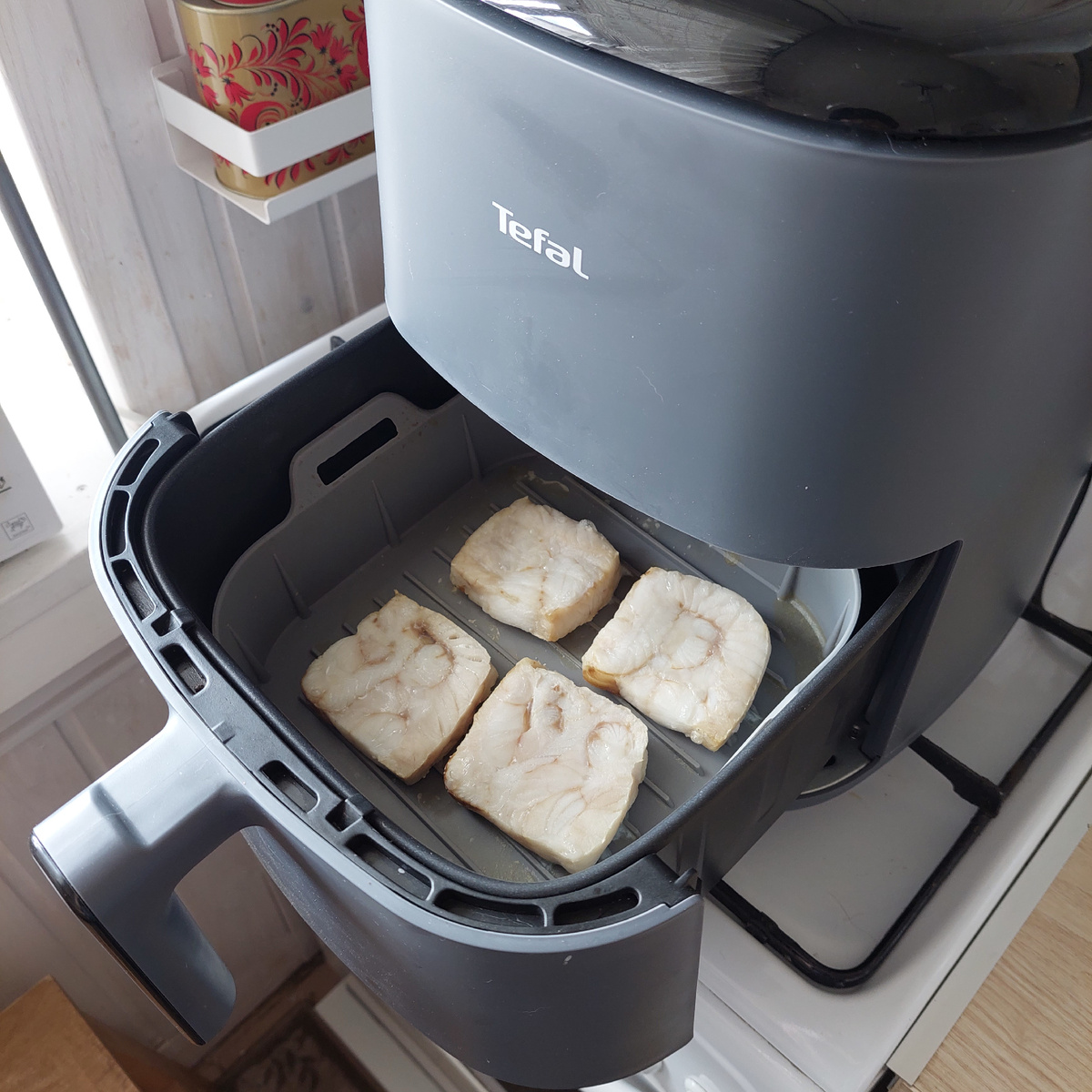 Минтай в аэрогриле.