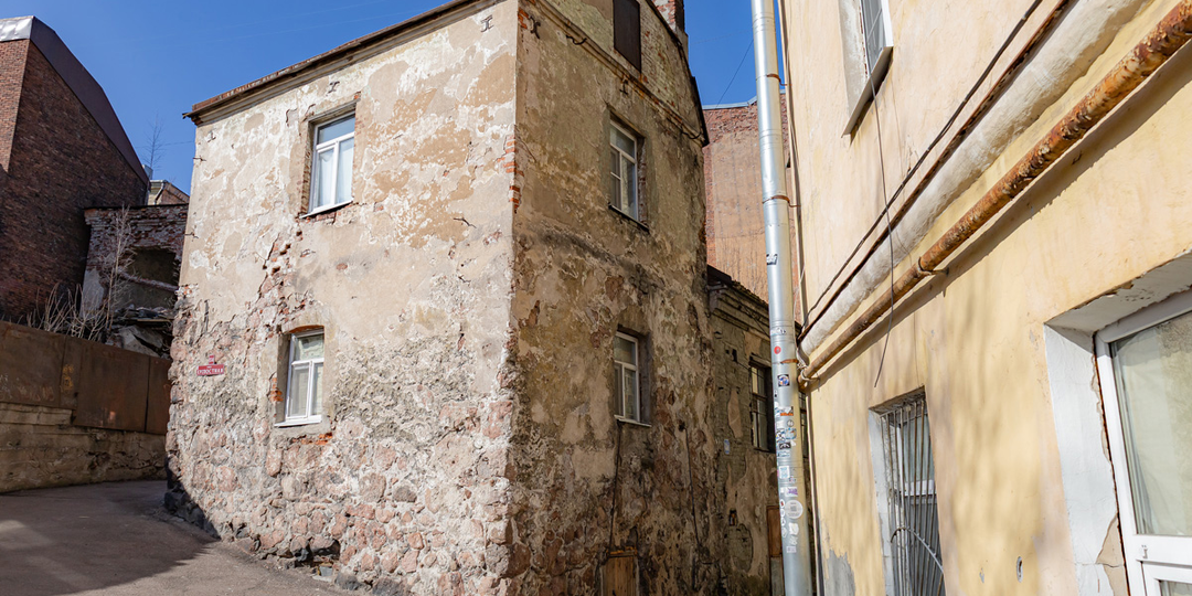 Самый старый в России жилой дом?