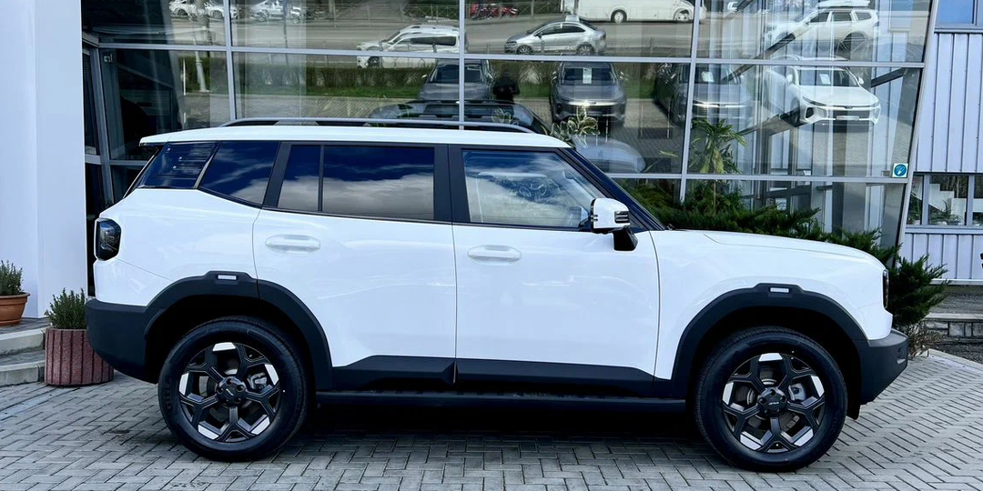 Полный привод, 2.0 л, АКПП. В России стартует выпуск кроссовера Votour T10. Что за кроссовер и сколько стоит?