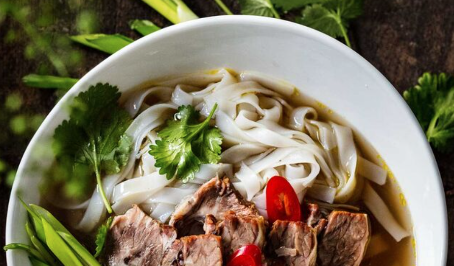 Фотосъемка супа для меню. Фуд-стилист и фотограф Слава Поздняков.