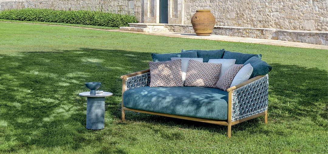 Как превратить террасу в гостиную на свежем воздухе