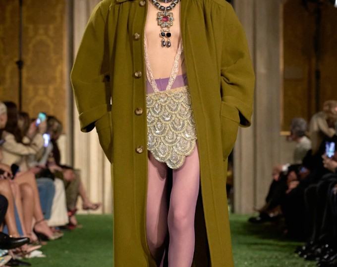 Лучшие образы с показа Valentino осень-зима 2026