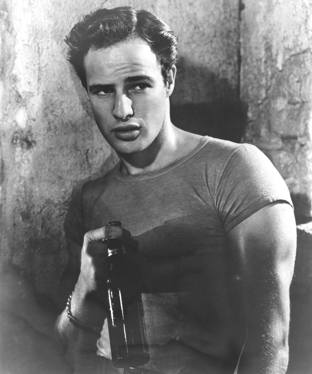     Я вижу ангела, я вижу дьявола.
    Все та же история, которую уже рассказывали.
    Я не заслуживаю милости, я боролся за прощение,
    но уже продал свою душу.
    Я всегда буду рабом голоса в моей голове.
    Все эти монстры в глубине не успокоятся, пока я не умру.

«Devil Inside» — песня австралийской группы INXS.