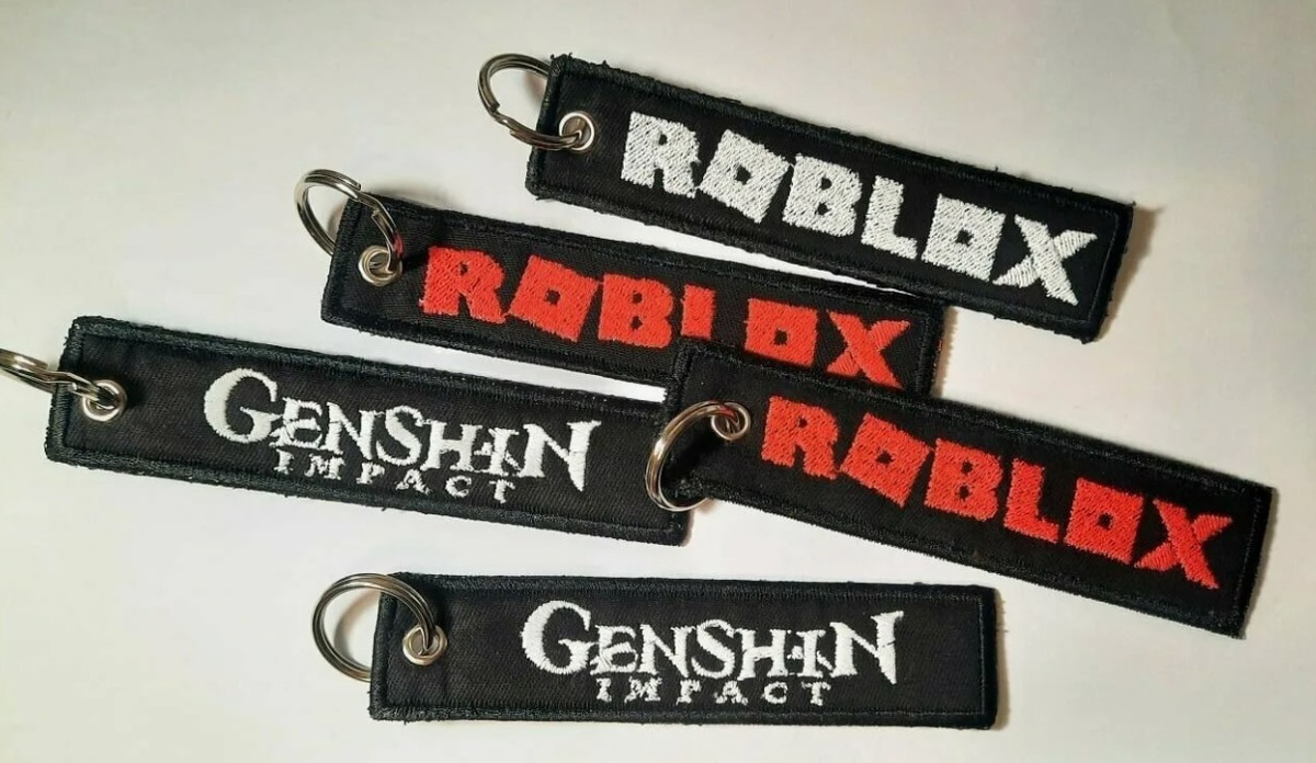 Вышивной брелок - обвес для фанатов игр