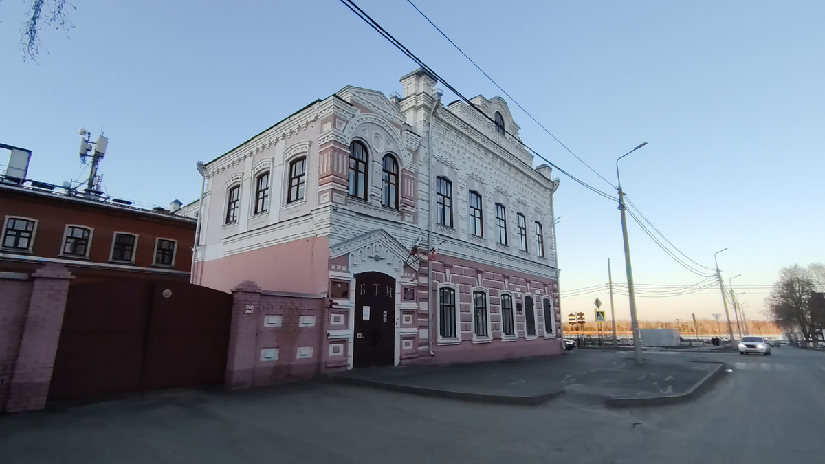 Сарапул. Бывший кинотеатр "Восток". Фото автора