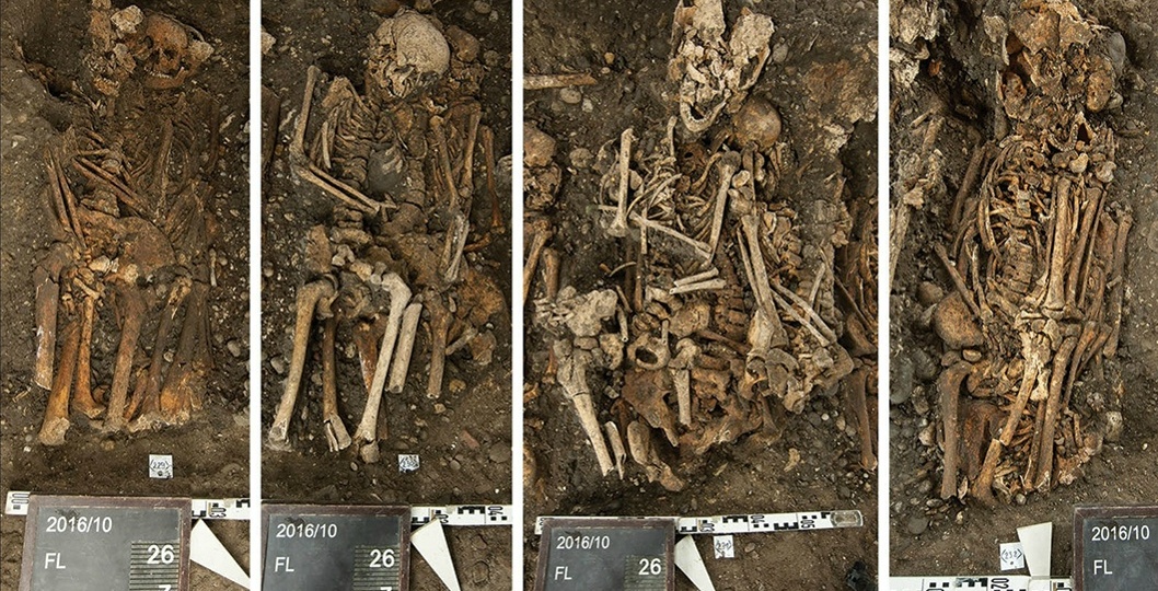 Этих подростков в XVII веке убила чума. Даже тяжело заболев, они продолжали работать