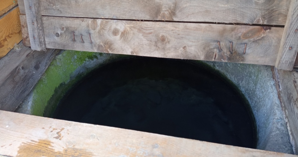 Мутная вода в колодце весной: почему и что делать?