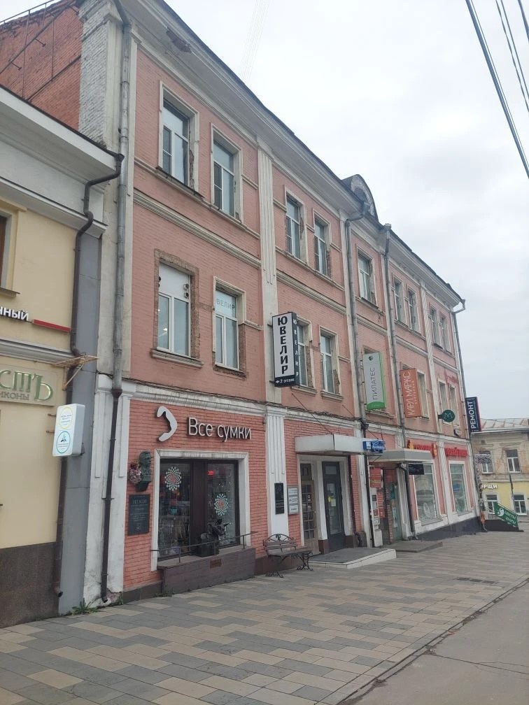 Дом №30 по пр. Ленина, где прошло детство Легасова 