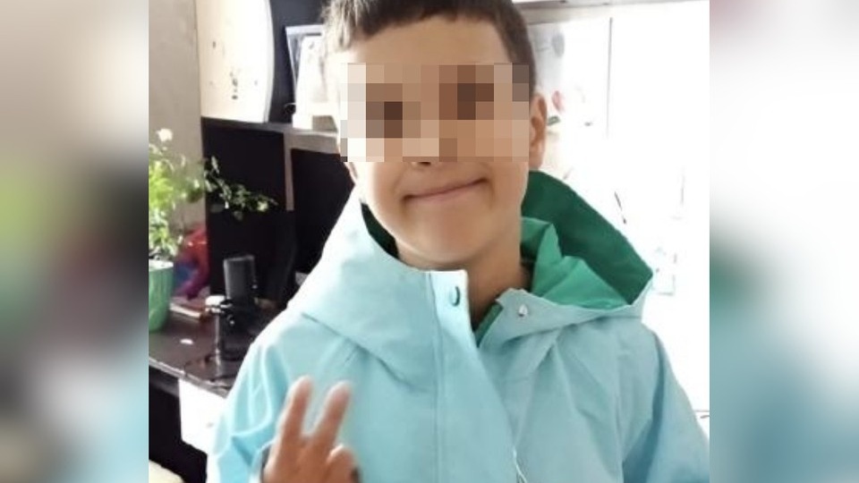 Без вести пропавшего 10-летнего мальчика в красной куртке ищут в Мурино
