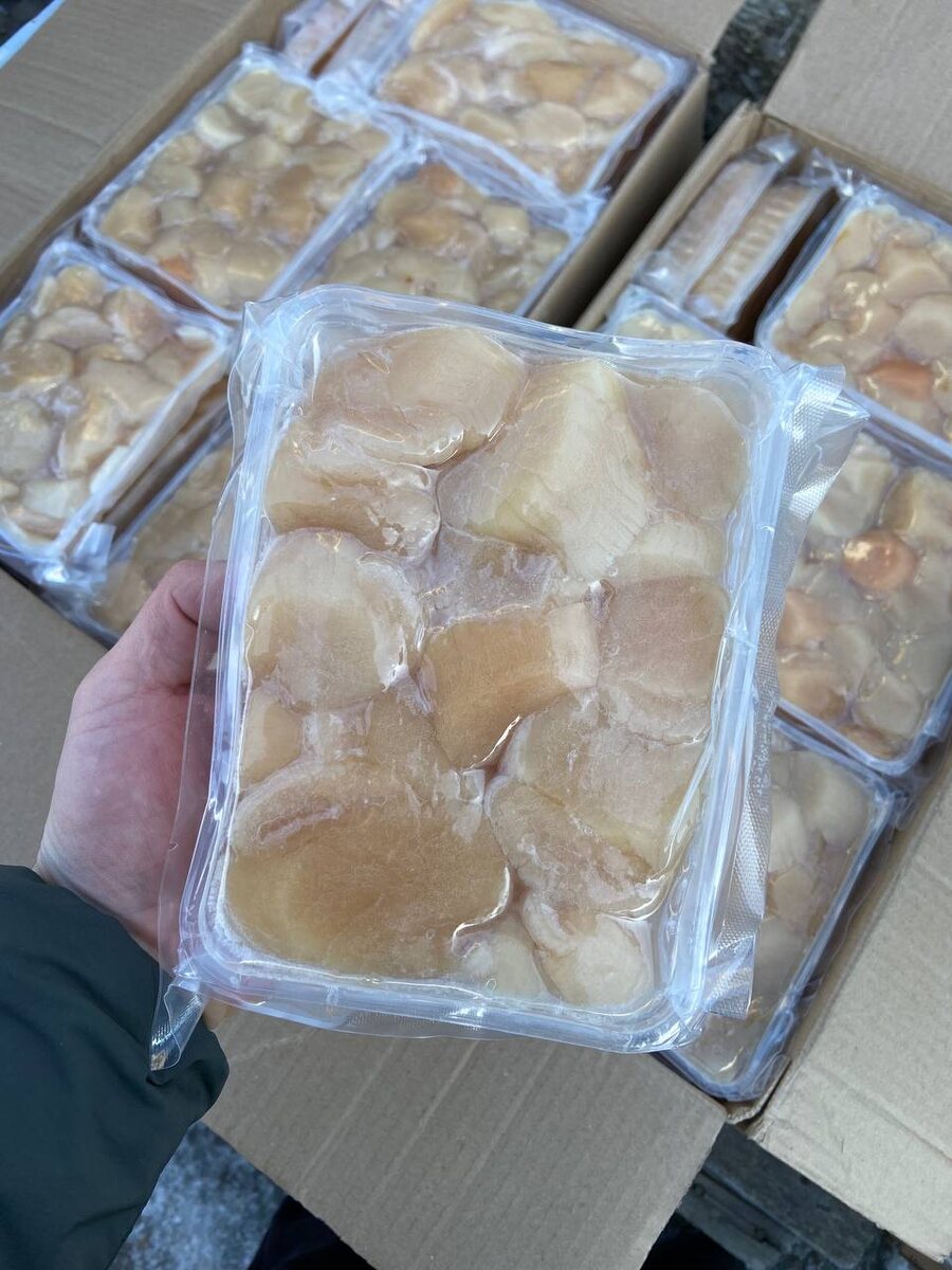 На фото: продукция компании «Фиш Маркет - Рыбный склад»  - доставка оптом по всей РФ!