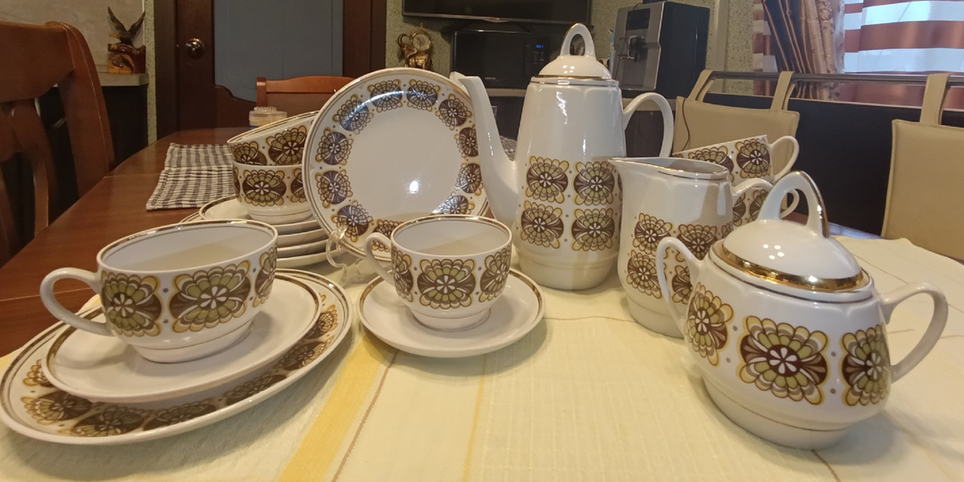 Этот сервиз выпускался всего один год!