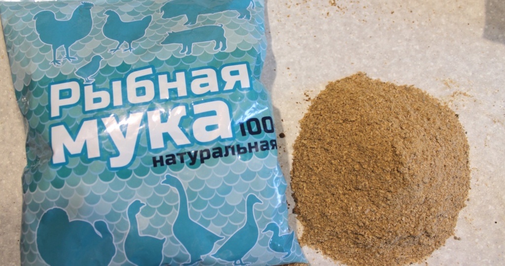 Рыбная мука для цыплят, несушек и другой домашней птицы