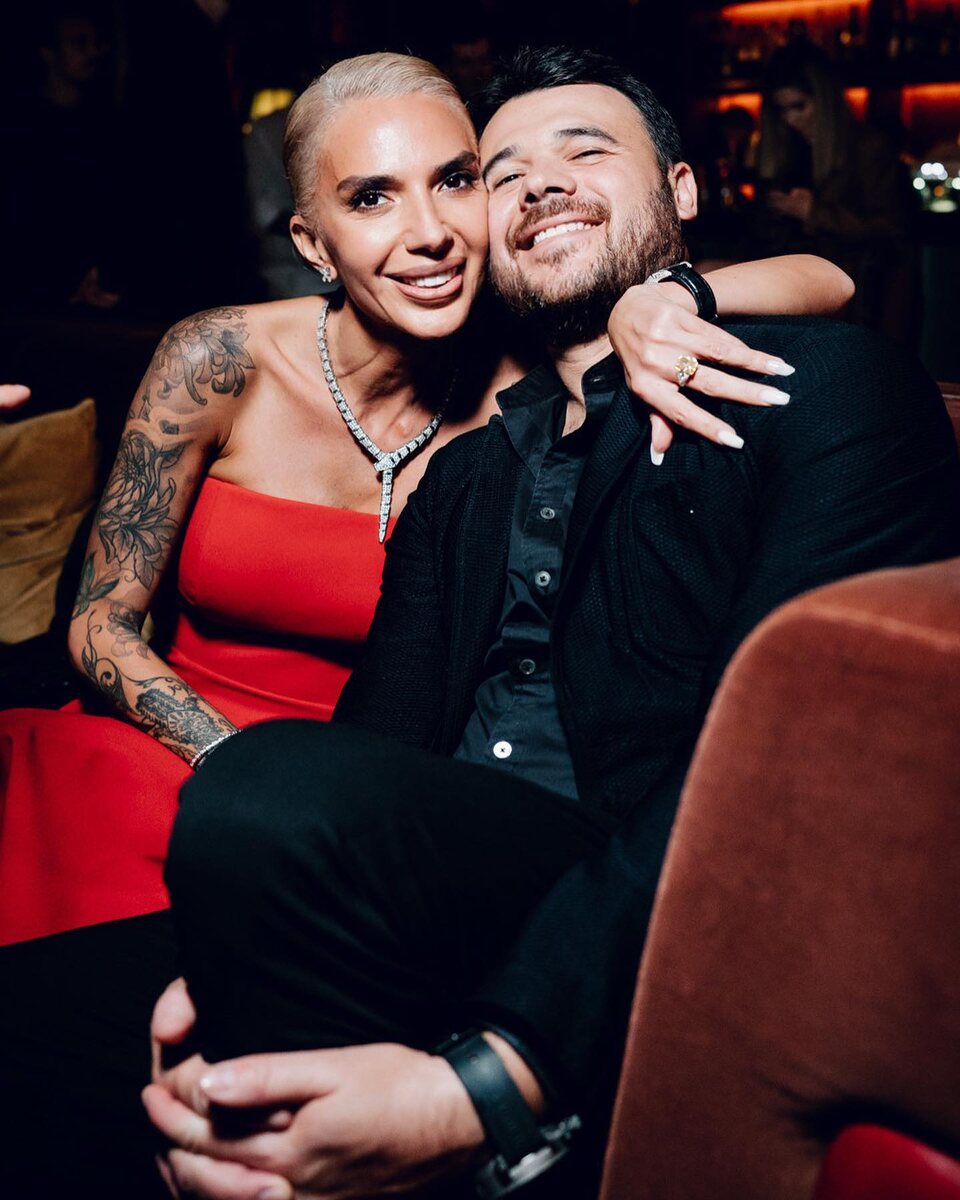    Сабина и Эмин АгаларовСоцсети